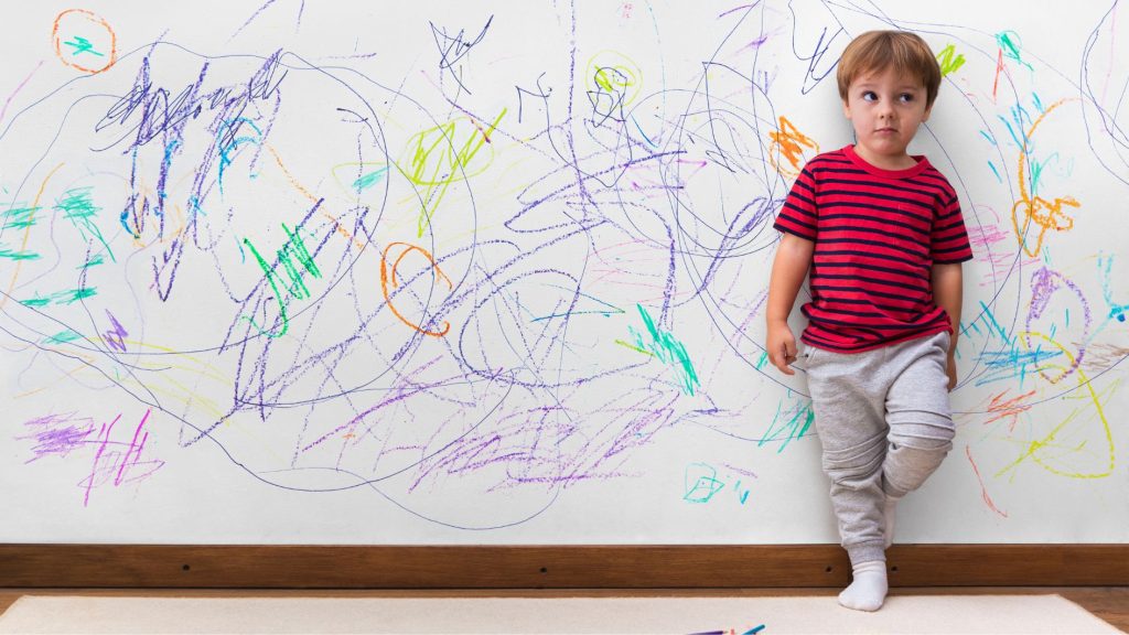 Cara menghilangkan noda crayon pada pakaian