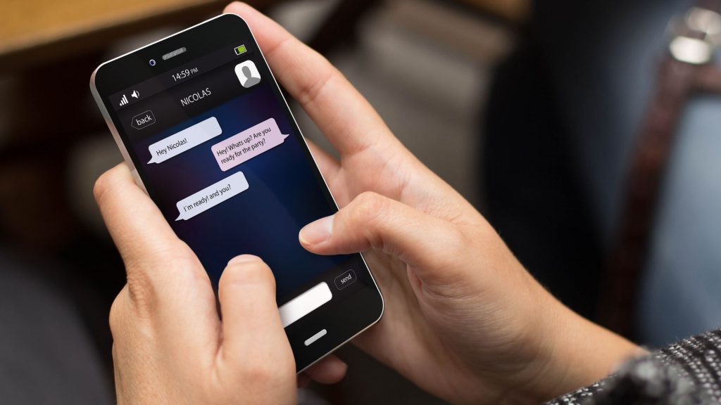 Chat war dengan pasangan