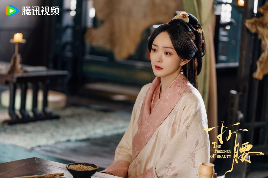 Qiaon Fan/ Da Qiao, diperankan He Hongshan