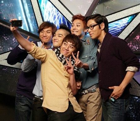 BIGBANG salah satu grup K-pop Gen-2 yang masih memprioritaskan pendidikan tinggi