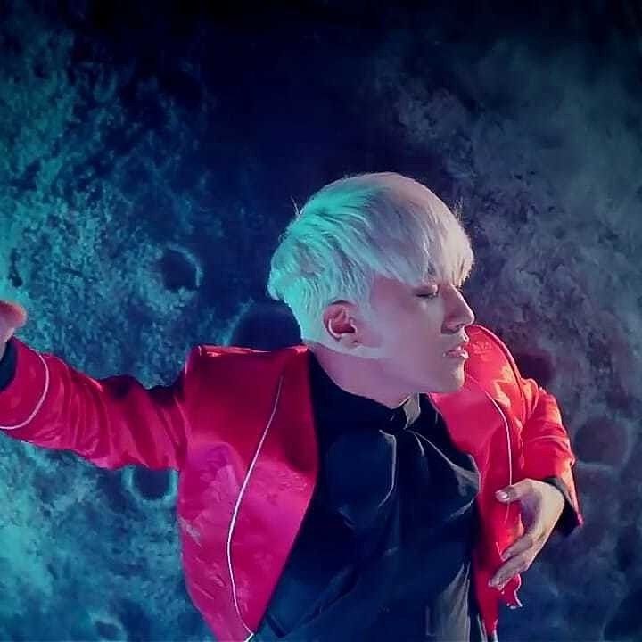 Seungri di MV Bae Bae