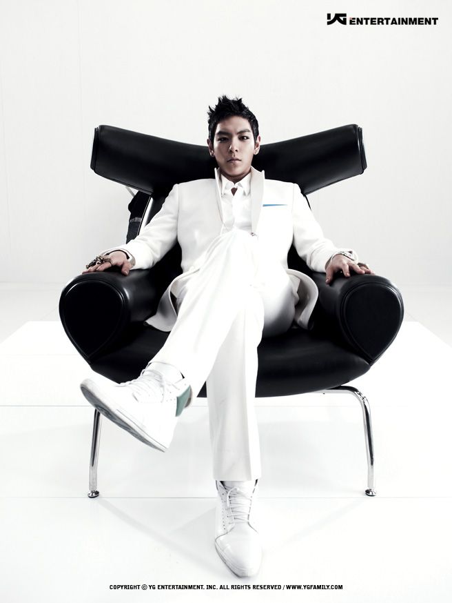 T.O.P debut solo dengan single 'Turn It Up'