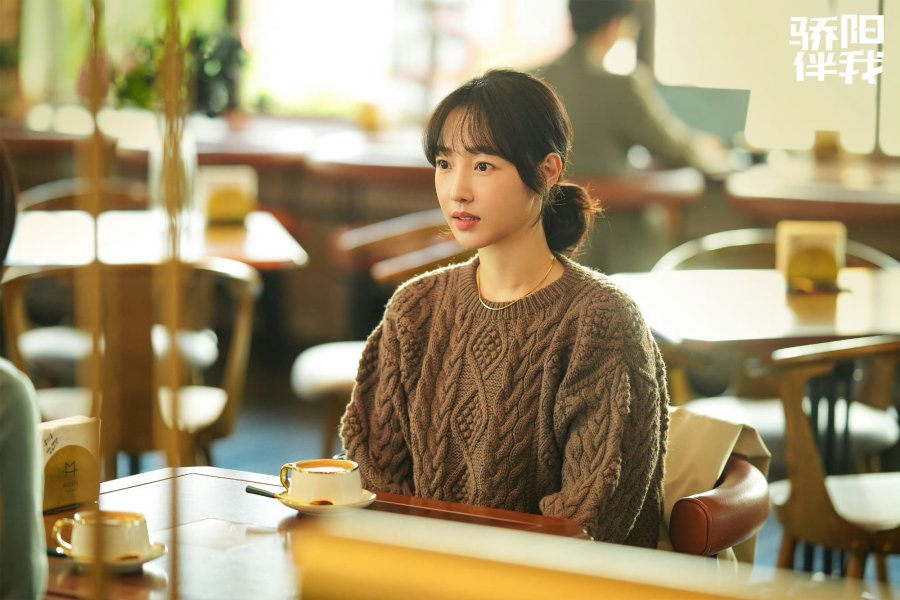 Bai Baihe sebagai Jian Bing di "Sunshine by My Side"