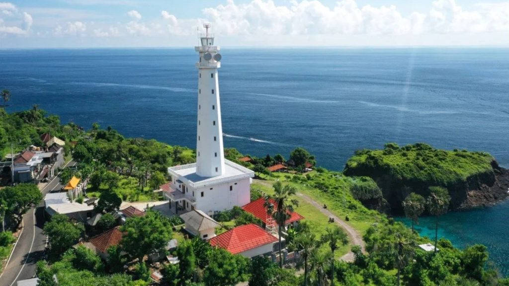 Gili Selang Lighthouse, mercusuar di Karangasem (Foto: RH Fishing Production)