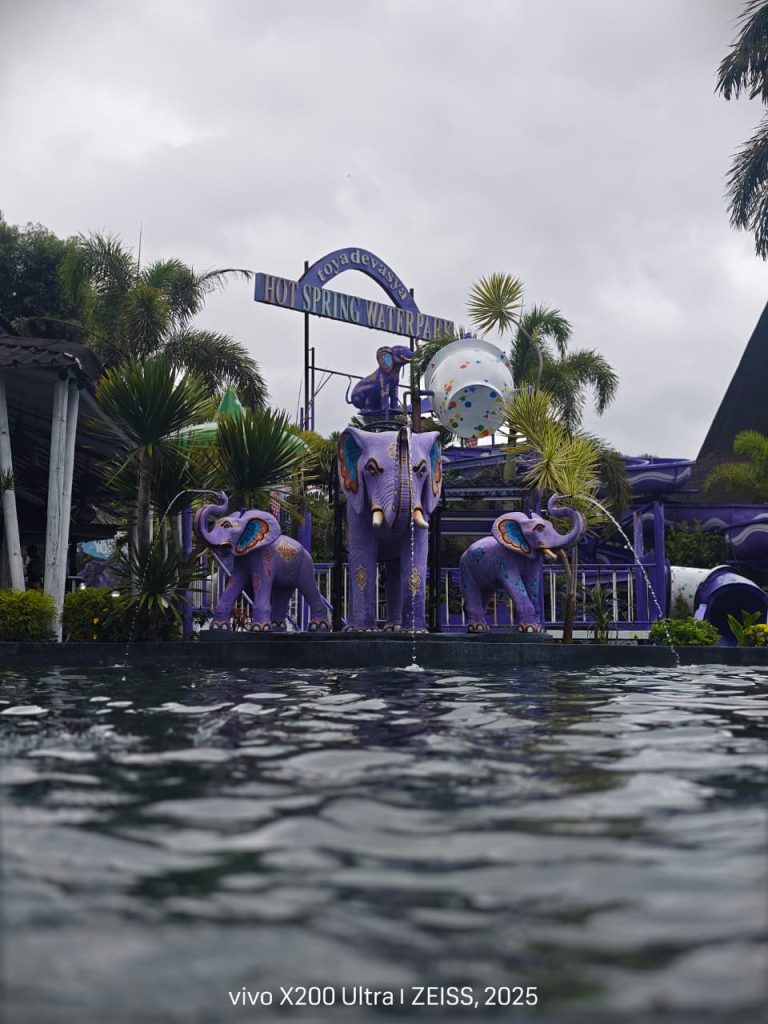 Kolam anak di Toya Devasya