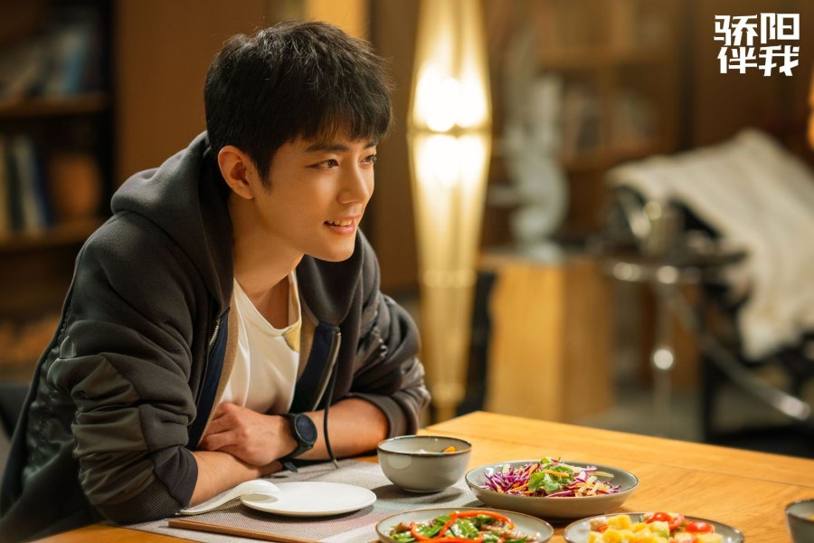 Xiao Zhan sebagai Sheng Yang di "Sunshine by My Side"