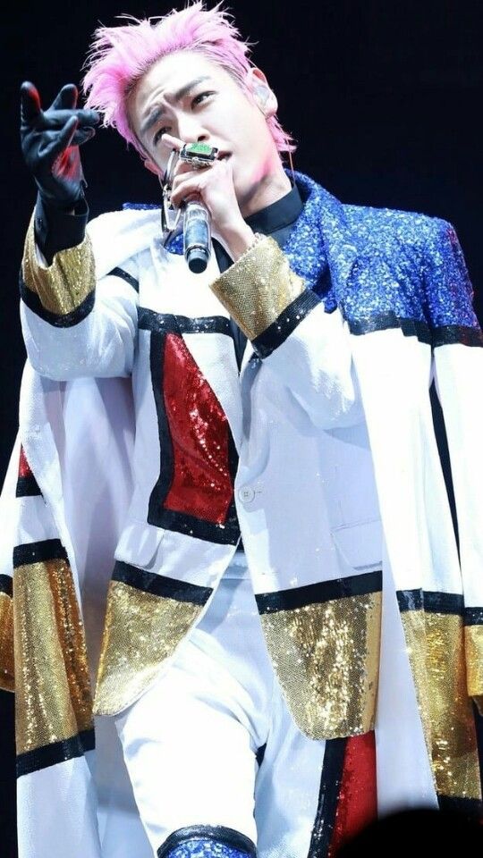 T.O.P and Mondrian suit versi glam