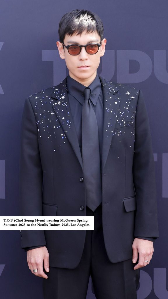 Choi Seunghyun dalam jas Alexander McQueen di acara Netflix New York
