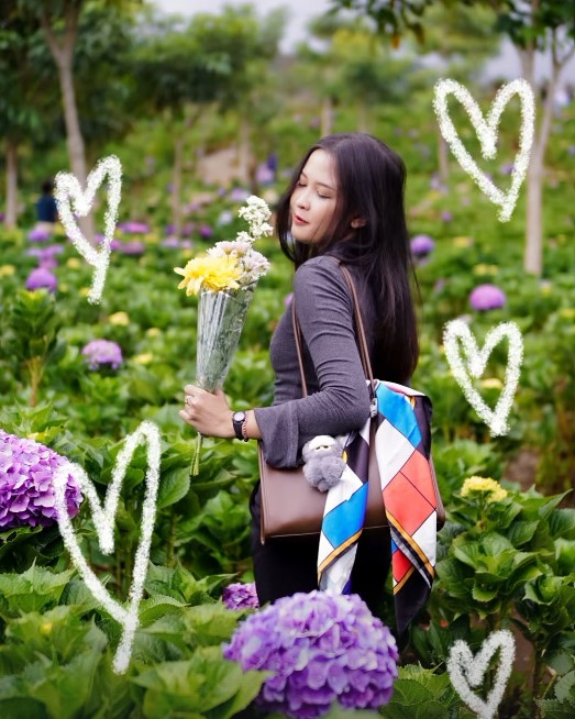 Mondrian scarf by VIP (Foto: IG @dearchoi)