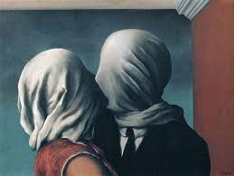 The Lovers, lukisan karya Rene Magritte, salah satu inspirasi T.O.P di STUDIO 54