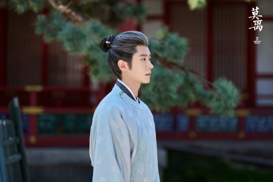 Rambut putih Mo Xiuyao terlalu didramatisir