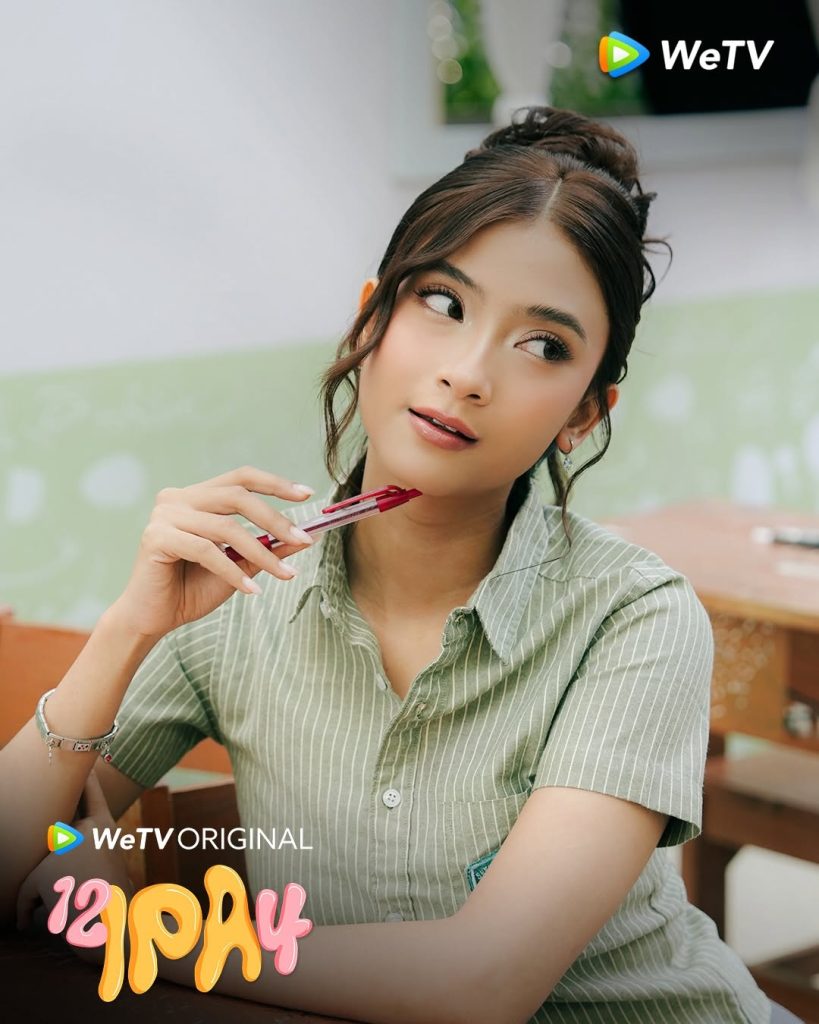Nadya, member Black Swan, si tukang bully di 12 IPA 4