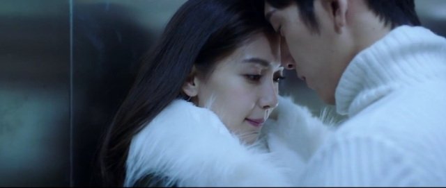Weiwei dan Xiao Nai di lift